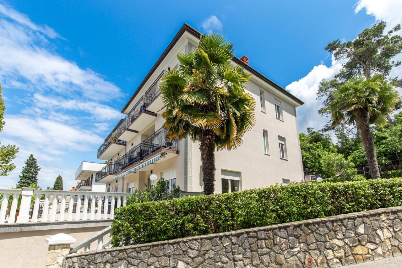 Apartments & Rooms Milcetic D Malinska Exterior photo